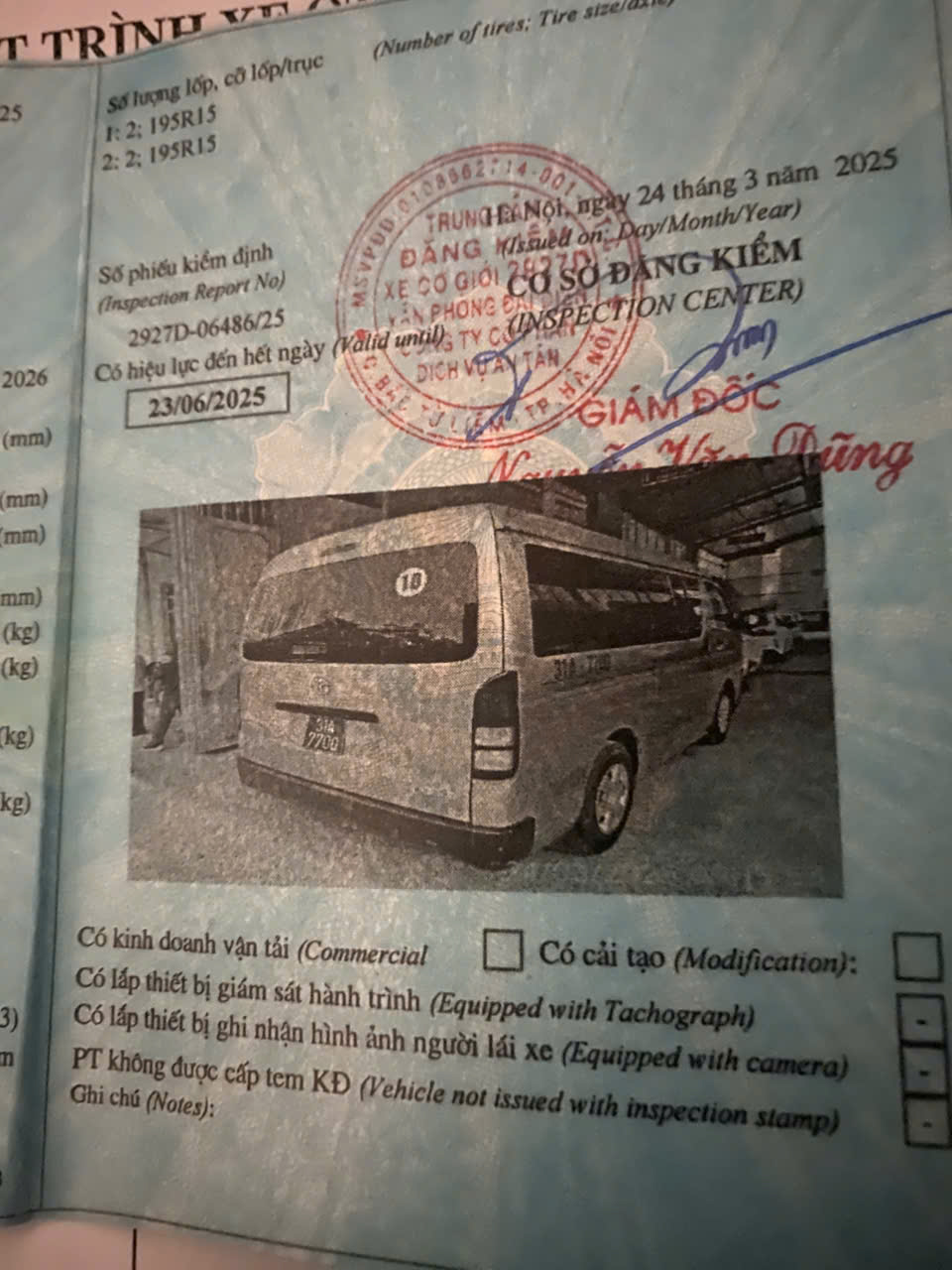 06 xe ô tô đã cũ hỏng, không sử dụng được tại Cơ quan Cục Đường bộ Việt Nam năm 2025 5